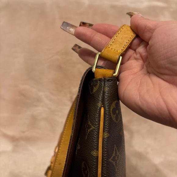 Vintage LV musette tango shoulder bag - Picture 12 of 16